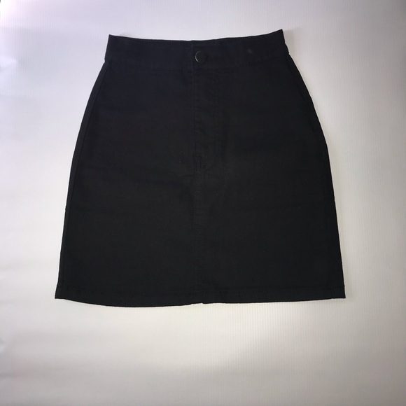 PrettyLittleThing Dresses & Skirts - PLT petite Black high waited skirt